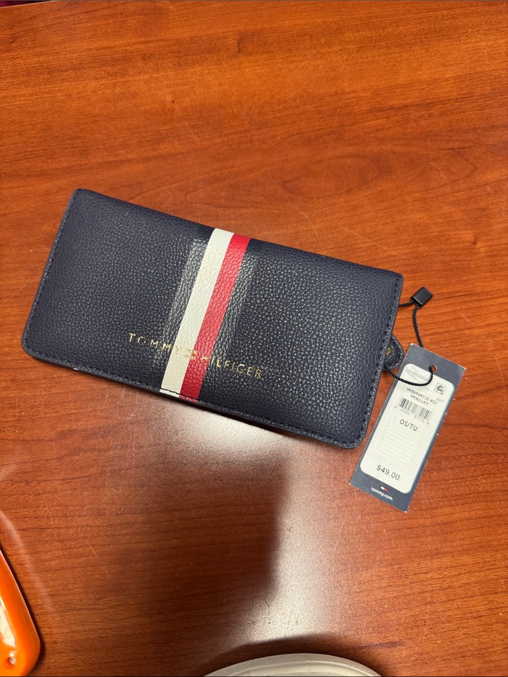 Tommy Hilfiger wallet // 082009
